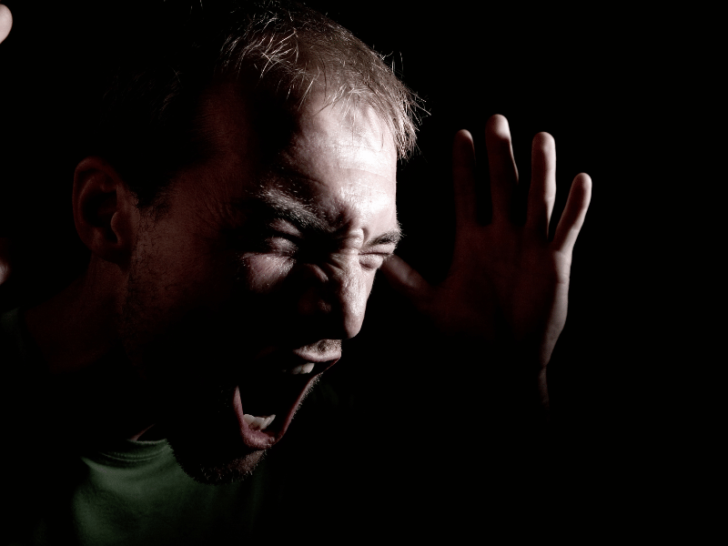 How to Describe Voices in Writing: A Concise Guide for Writers